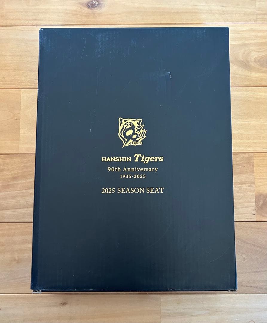 阪神タイガース　甲子園ジオラマ模型 + 90周年記念ピンバッジセット(+タオル)