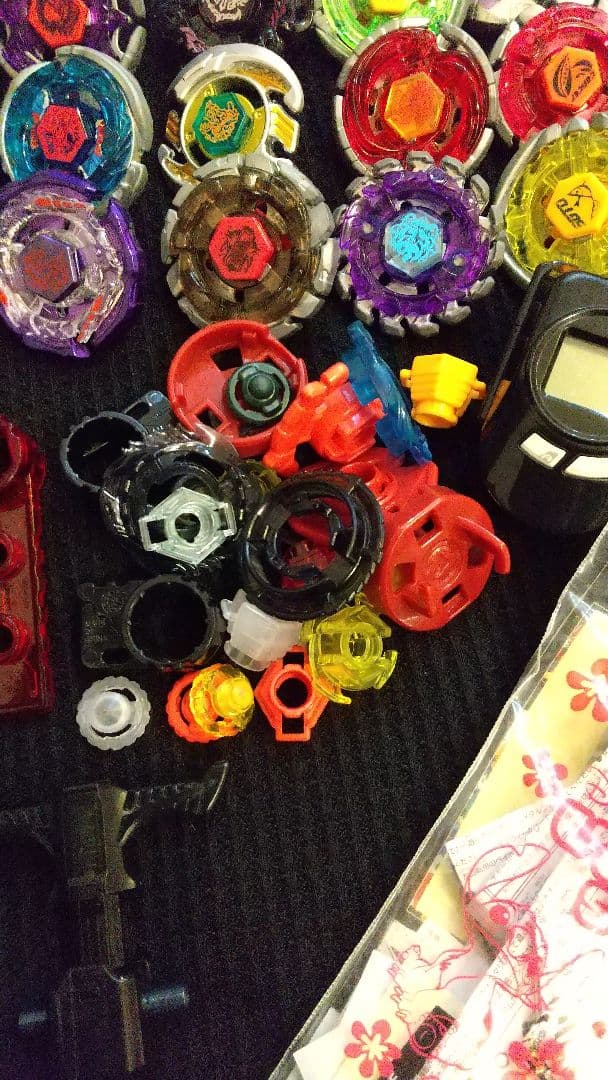 【人気】ベイブレード+パーツ等 引退品まとめ売り