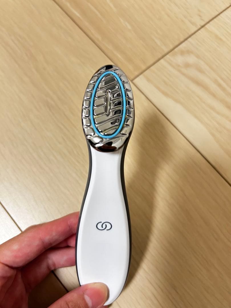 ニュースキン　美顔器 boost ホワイト充電ケーブル付き