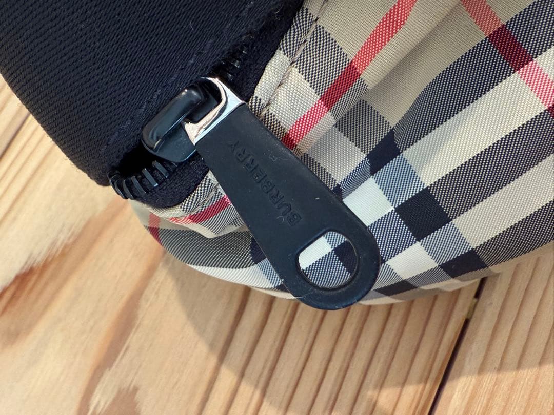 kwBURBERRY ボディバッグ・ウエストポーチ　ショルダーバッグ