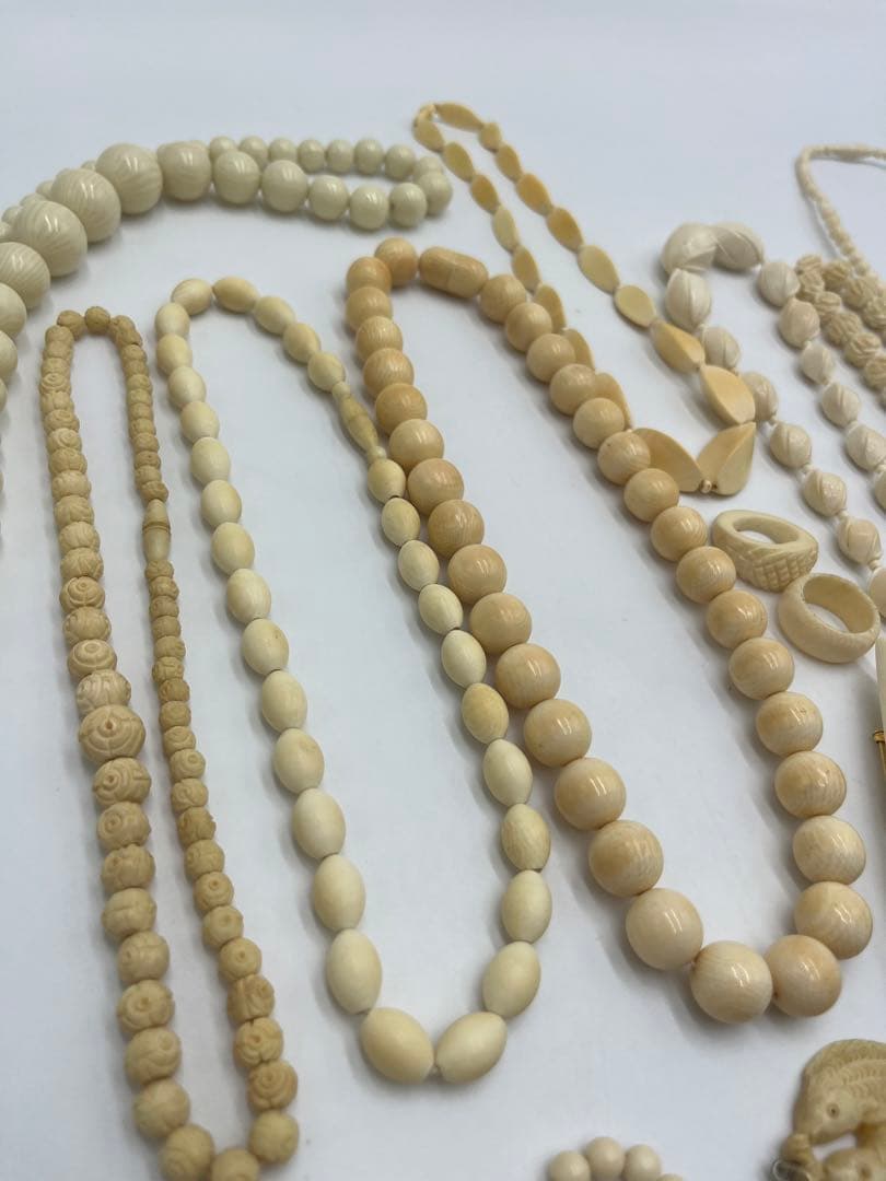 象牙調　象牙風 アクセサリー 約540g 大量 おまとめ ジュエリー　ジャンク