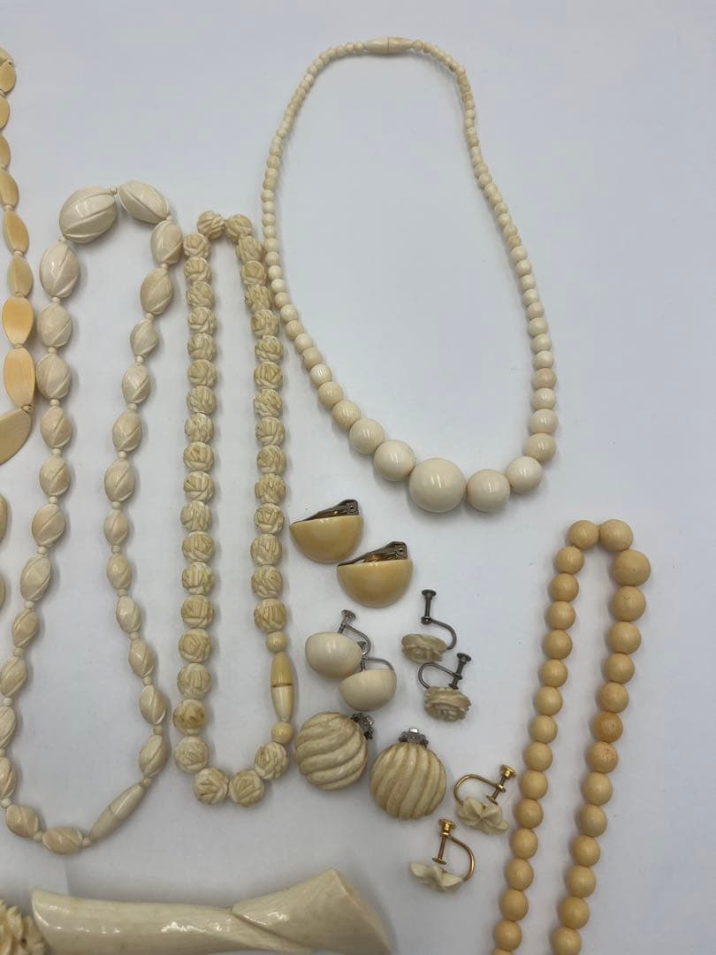 象牙調　象牙風 アクセサリー 約540g 大量 おまとめ ジュエリー　ジャンク