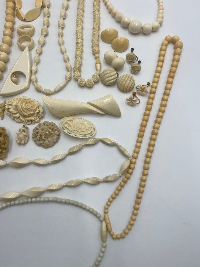 象牙調　象牙風 アクセサリー 約540g 大量 おまとめ ジュエリー　ジャンク
