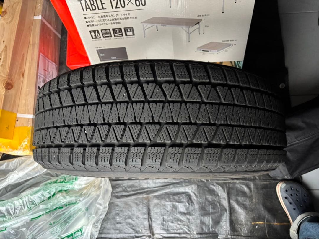 アウディ　スタッドレスタイヤセット　18インチ