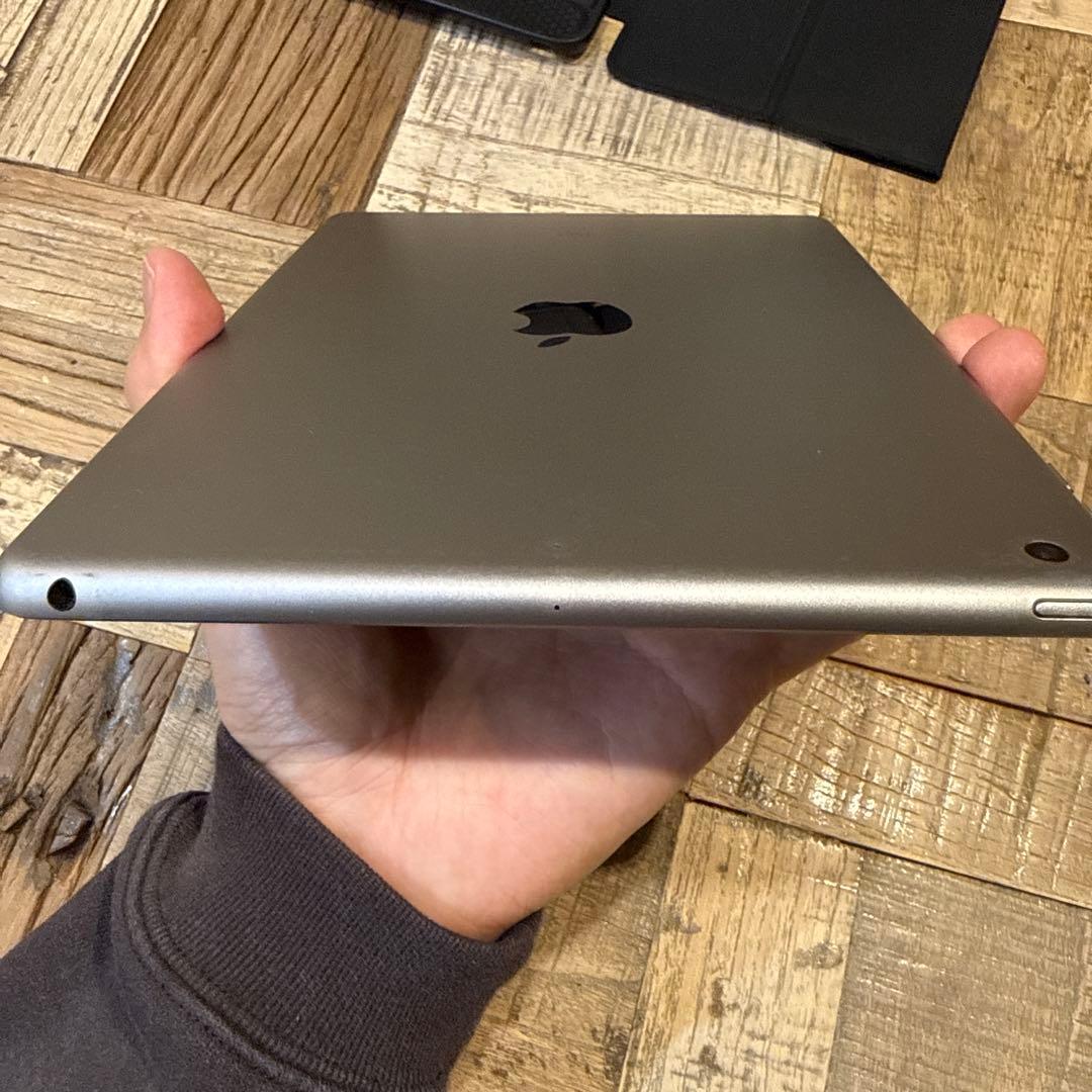 iPad 第5世代 Wi-Fiモデル　128GB