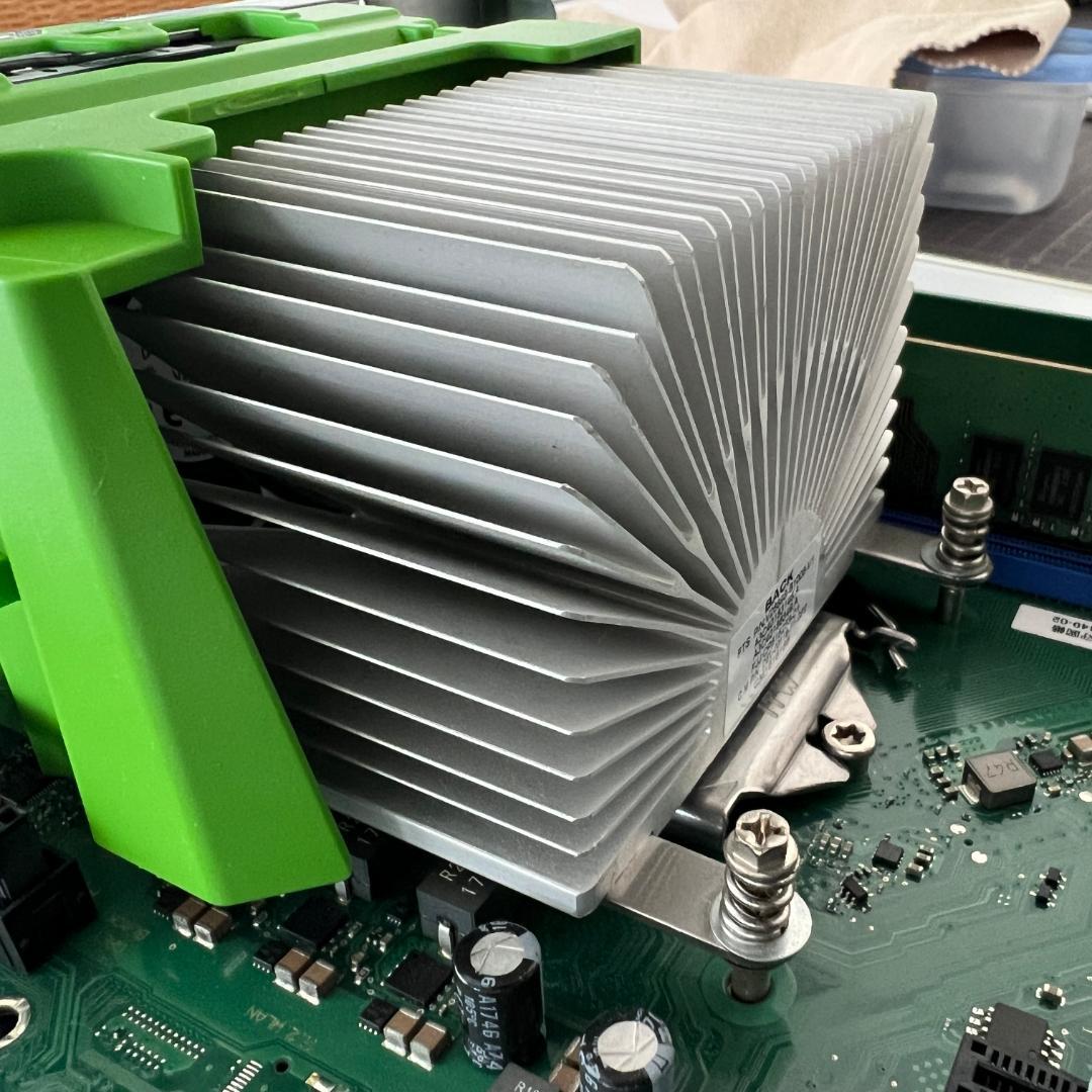 【Ubuntu搭載】富士通 i5-7500/16GB/SSD デスクトップPC