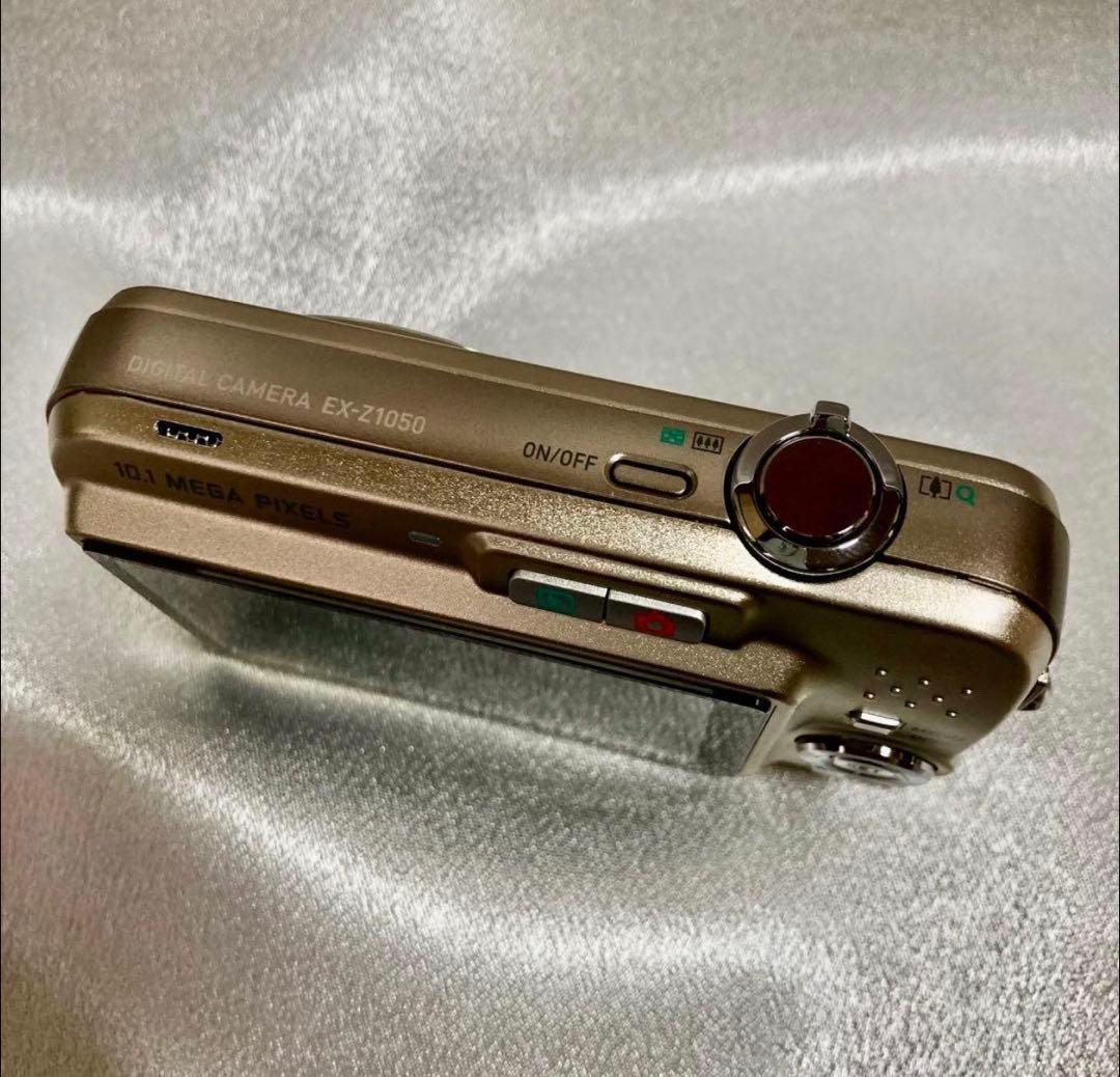 【未使用品】CASIO EXILIM 液晶デジタルカメラ　EX-Z1050