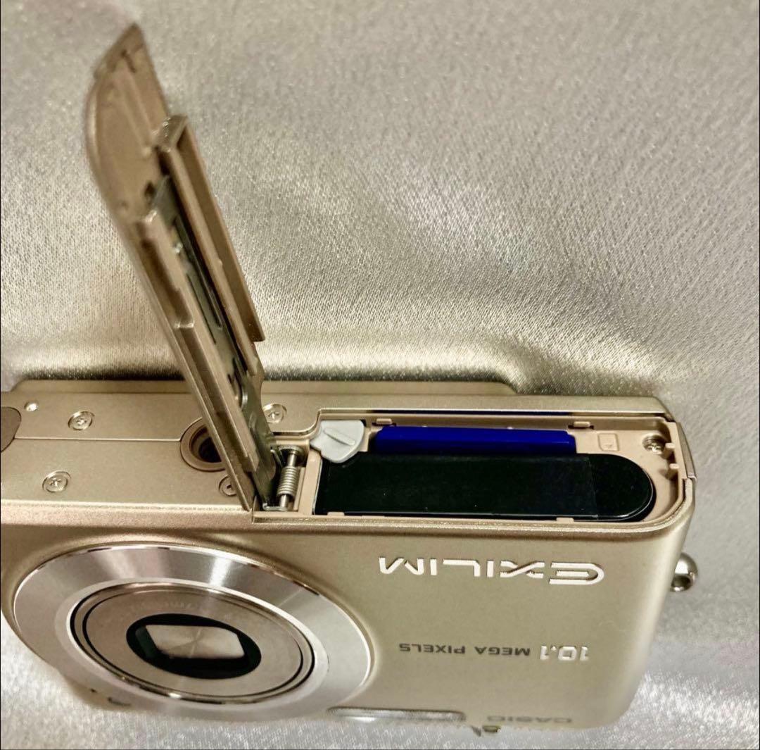 【未使用品】CASIO EXILIM 液晶デジタルカメラ　EX-Z1050