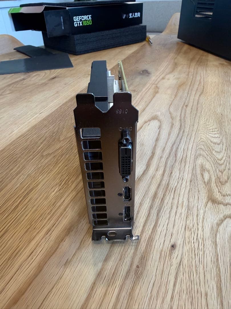 グラフィックボード・グラボ・ビデオカード GF-GTX1650D6-E4GB/DF3