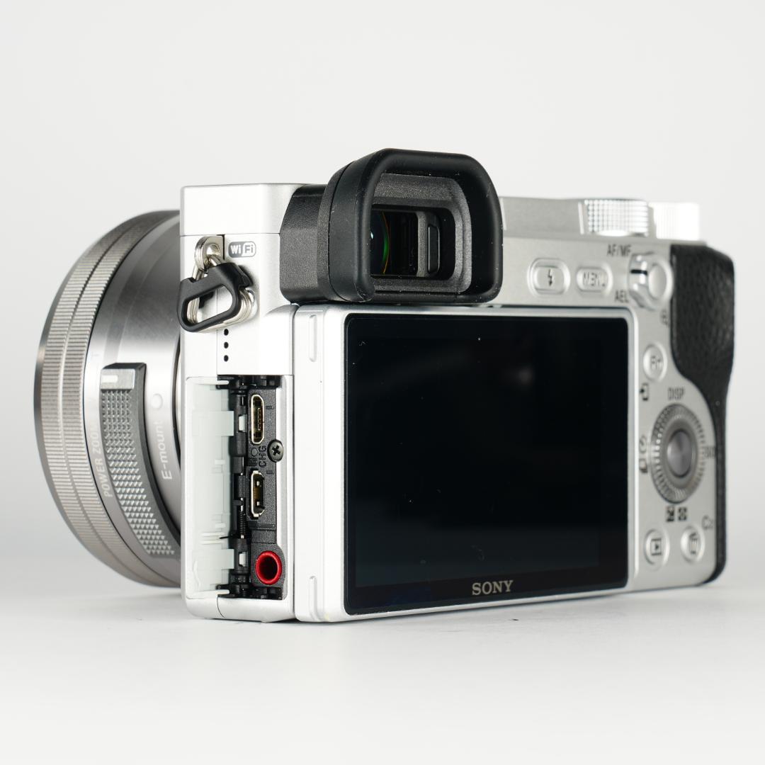 子どもの2度と戻らない瞬間を美しく、最高カメラ SONY α6400 ミラーレス