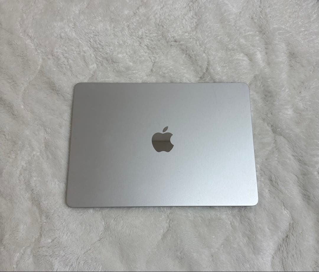 MacBook Air M2 13.6インチ 8GB 256GB