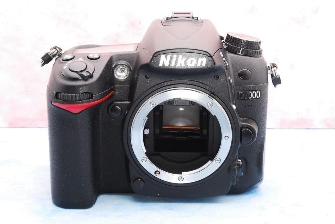 Nikon D7000★Wレンズ★一眼レフカメラ★人気機種★高速連写＆高画質