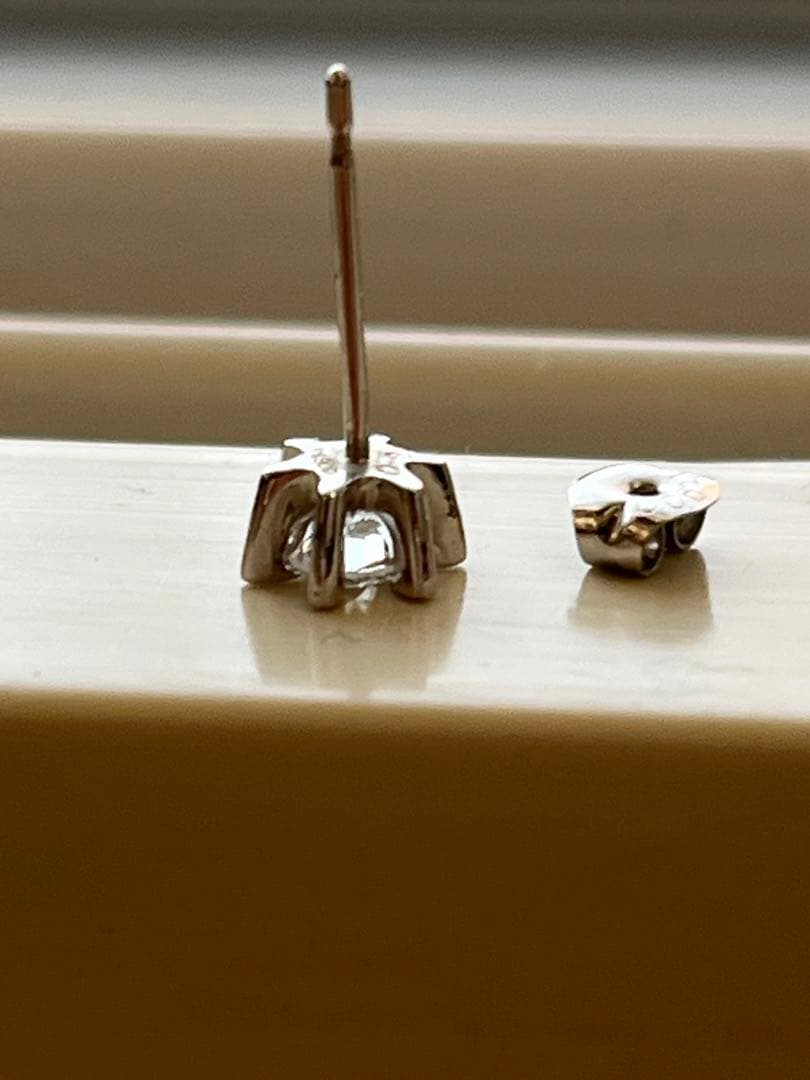 プラチナ900ダイヤモンドピアス　片耳の出品です0.21ct