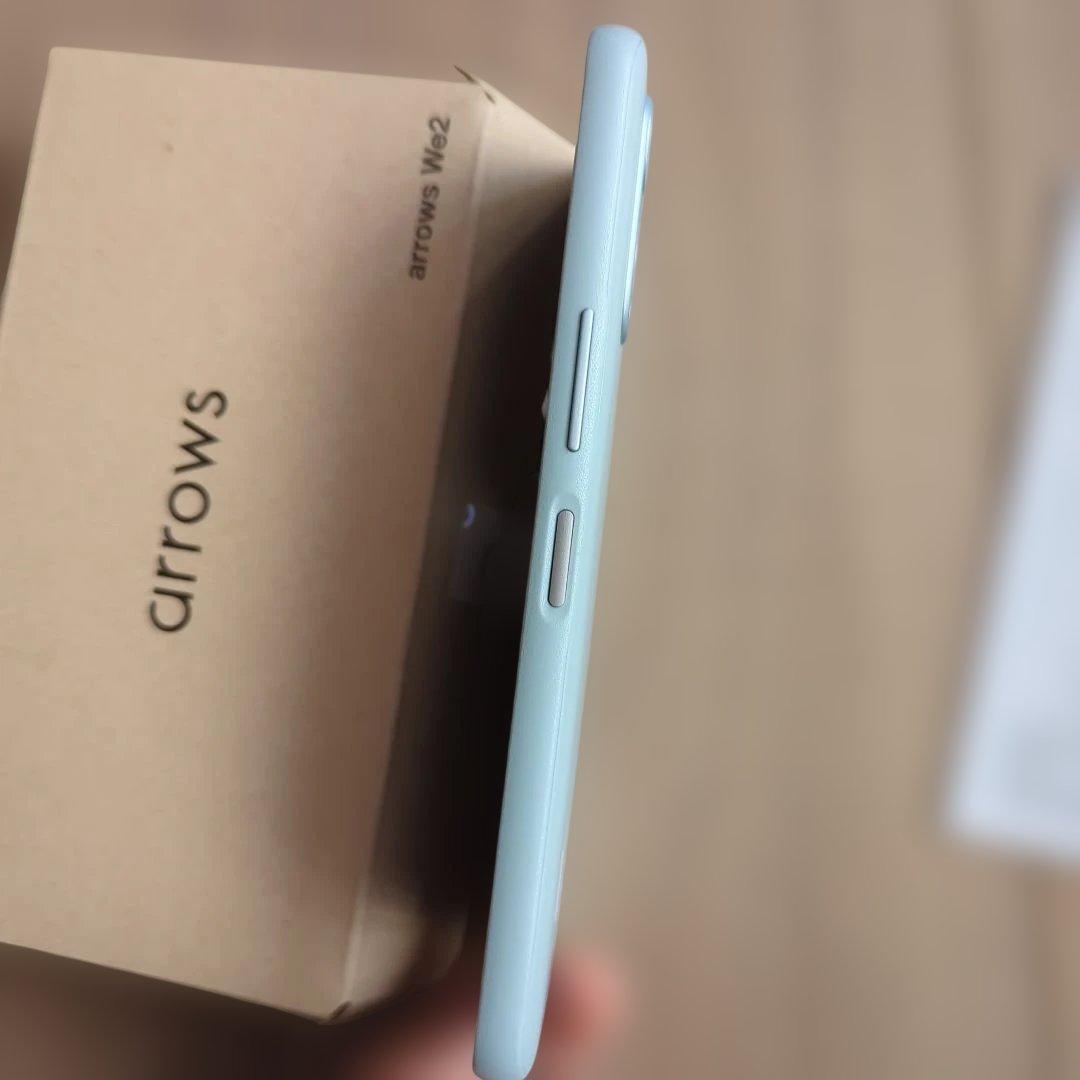 【ほぼ未使用】arrows WE2 水色 本体