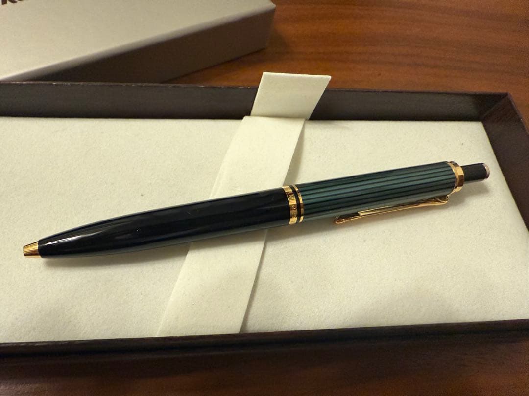 【新品未使用】ペリカン PELIKAN スーベレーン K400 ボールペン 緑