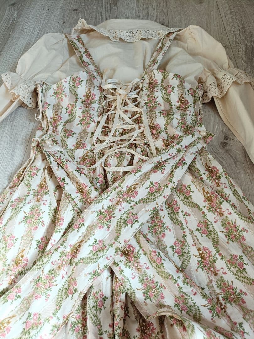 【極美品】BODY LINE ロリィタ 2点セット（ミリタリー＆花柄クラシック）