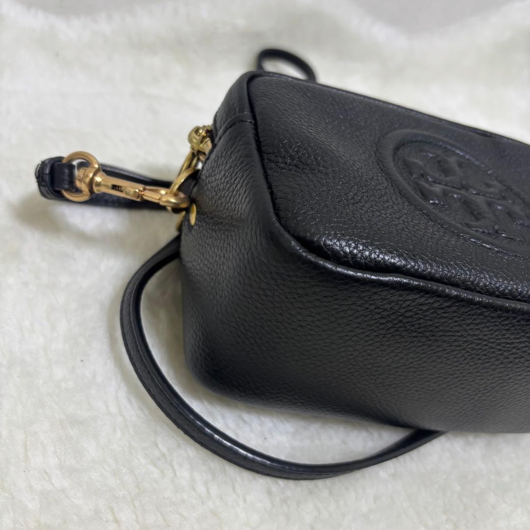 【未使用級】Tory Burch ブラック レザーショルダーバッグ カメラ 2層