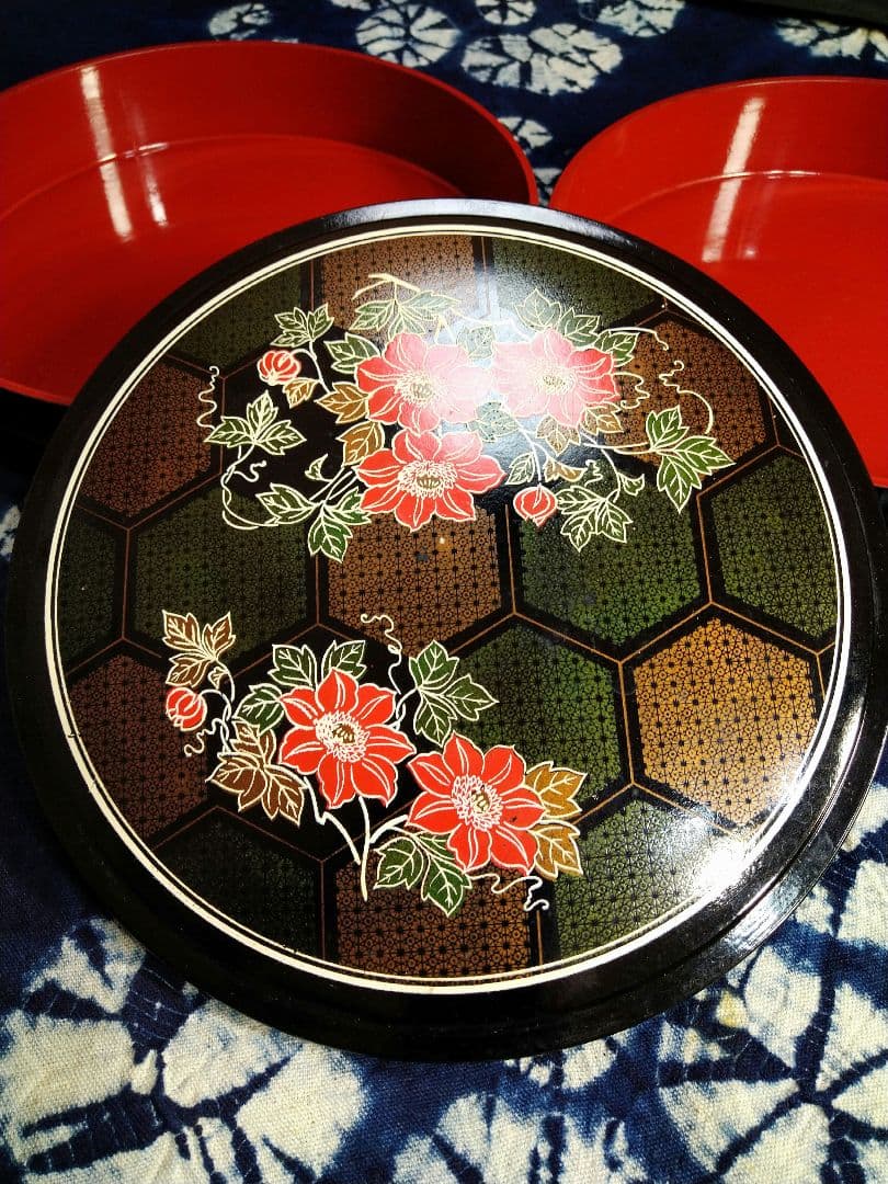 ♥【希少】５０年前・超レアヴィンテージ品♥花柄・漆塗り特大箱と２段丸重箱２種類