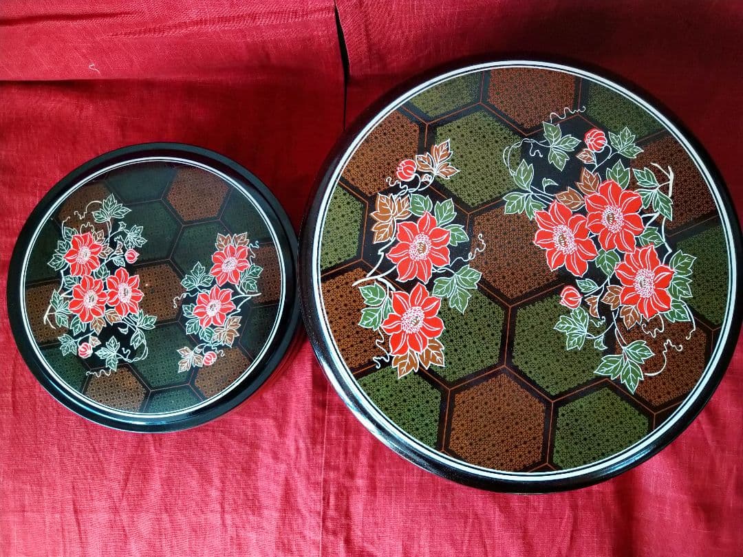 ♥【希少】５０年前・超レアヴィンテージ品♥花柄・漆塗り特大箱と２段丸重箱２種類