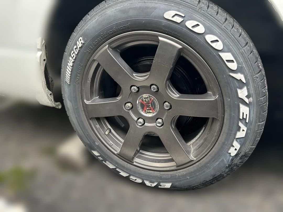 ハイエース　fenice フェニーチェ 17インチ　4本セット