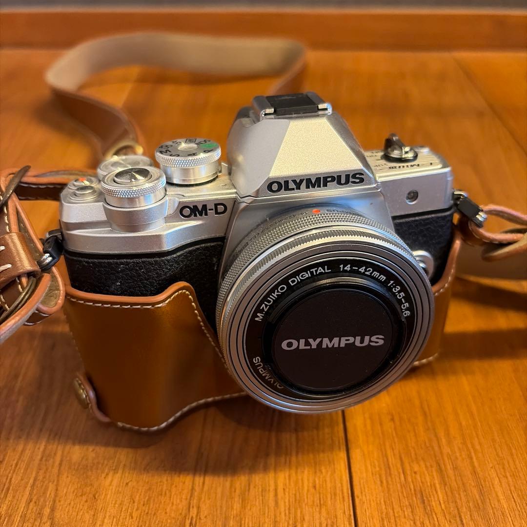 デジタルカメラ　OLYMPUS E-M40 MarkⅢ