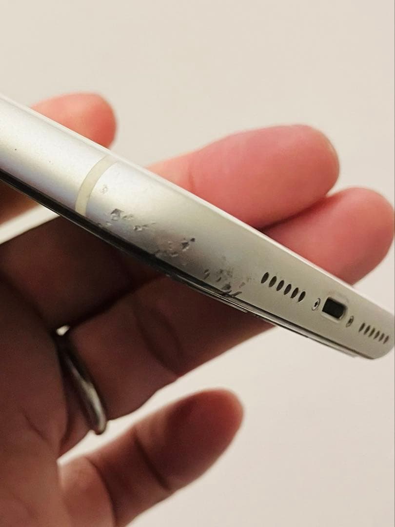 Apple iPhone 11 128GB ホワイト［画面割れ］