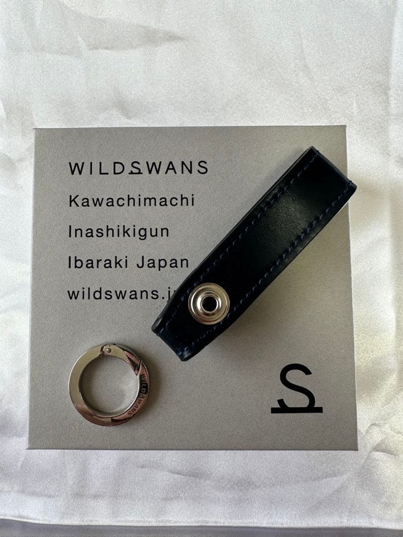 WILDSWANS リーフ シェルコードバン ネイビー カラビナキーリングM