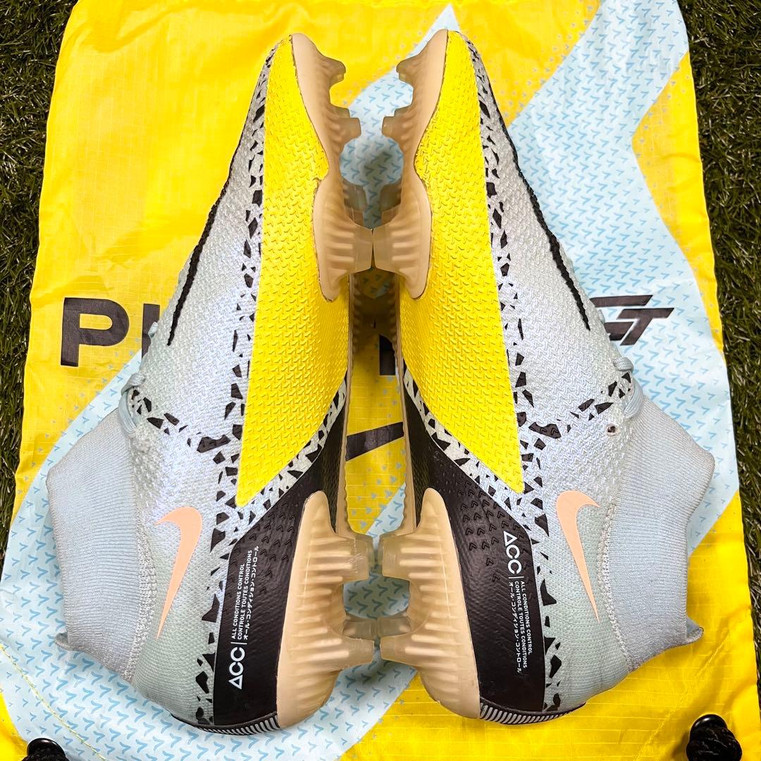 サッカースパイク ナイキ ファントム GT2 エリート FG