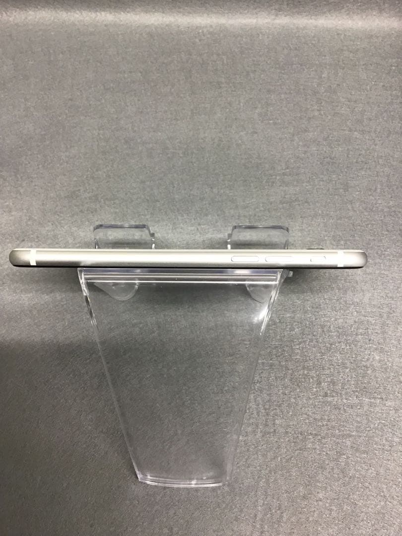 美品 国内版 SIMフリー iPhoneSE2 　64GB 　ホワイト色