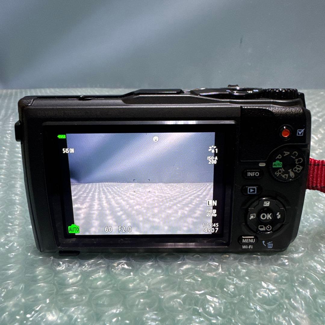 美品　オリンパス　デジタルカメラ TOUGH 型番：IM 015