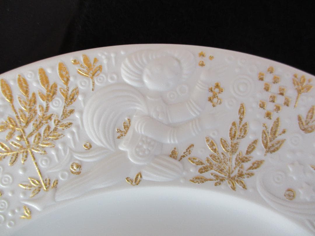 ローゼンタール、白いカップでティータイム！