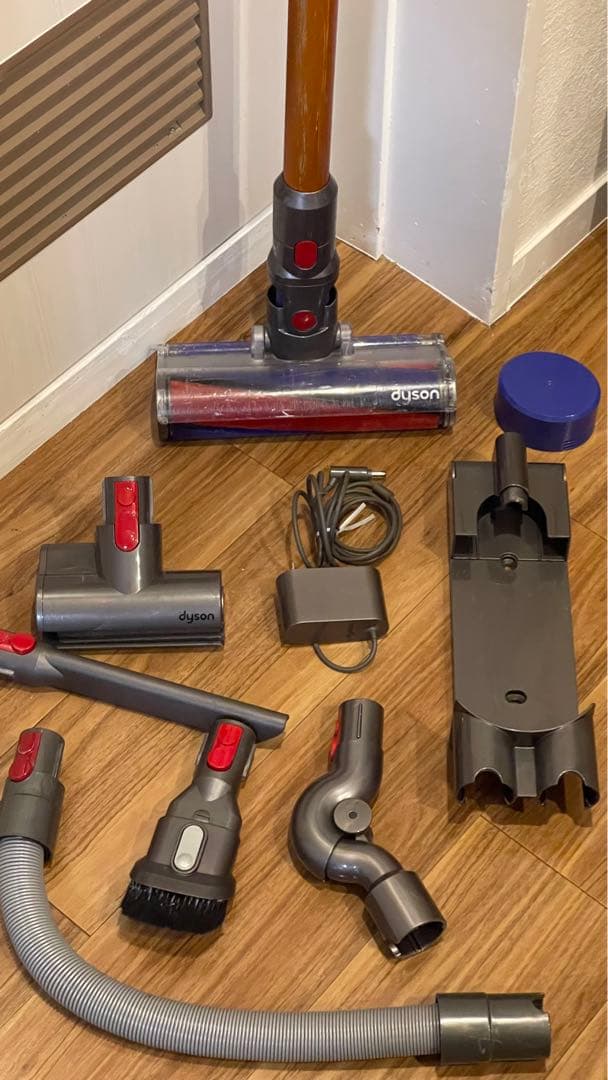 Dyson スティッククリーナー本体 各種アタッチメント付き