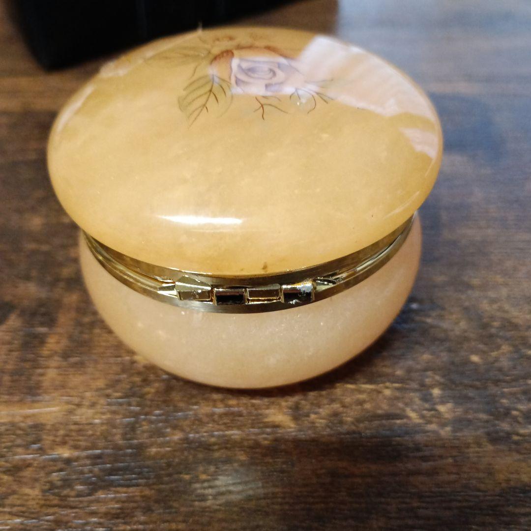 アラバスターバラ模様のオレンジ色アクセサリーケース