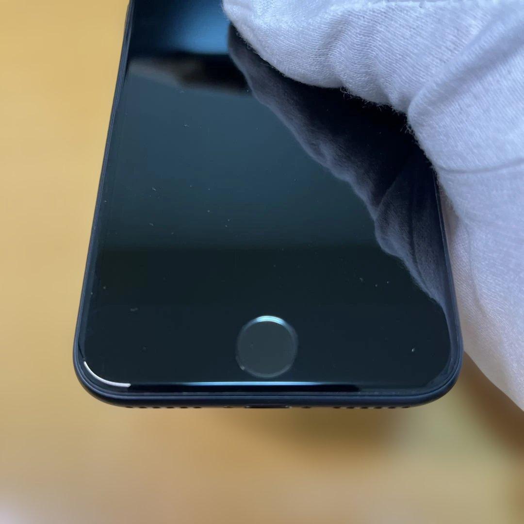 【美品】iPhone SE(第2世代) 64GB ブラック SIMフリー