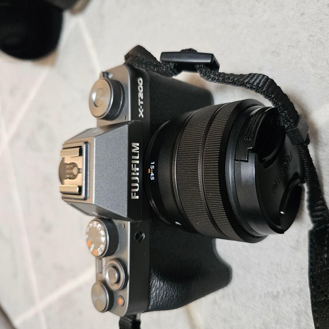 Fujifilm X-T200 ミラーレスカメラとレンズセット