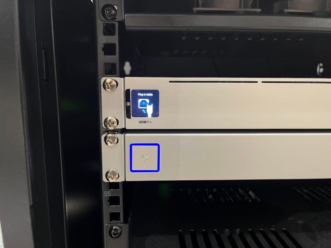 ラックセットUbiquiti Unifi UDM-Pro & PoE Swich