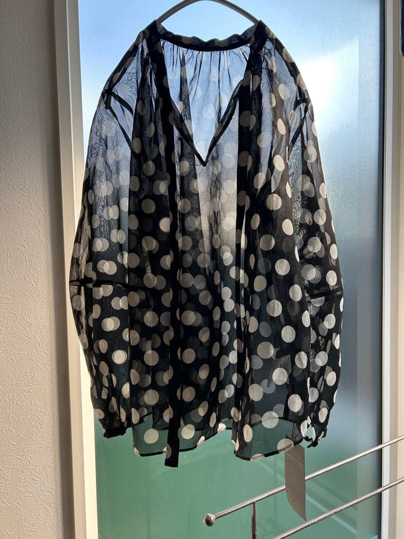 タグ付き♡TOMORROWLAND ドットオーガンジー ボウタイブラウス