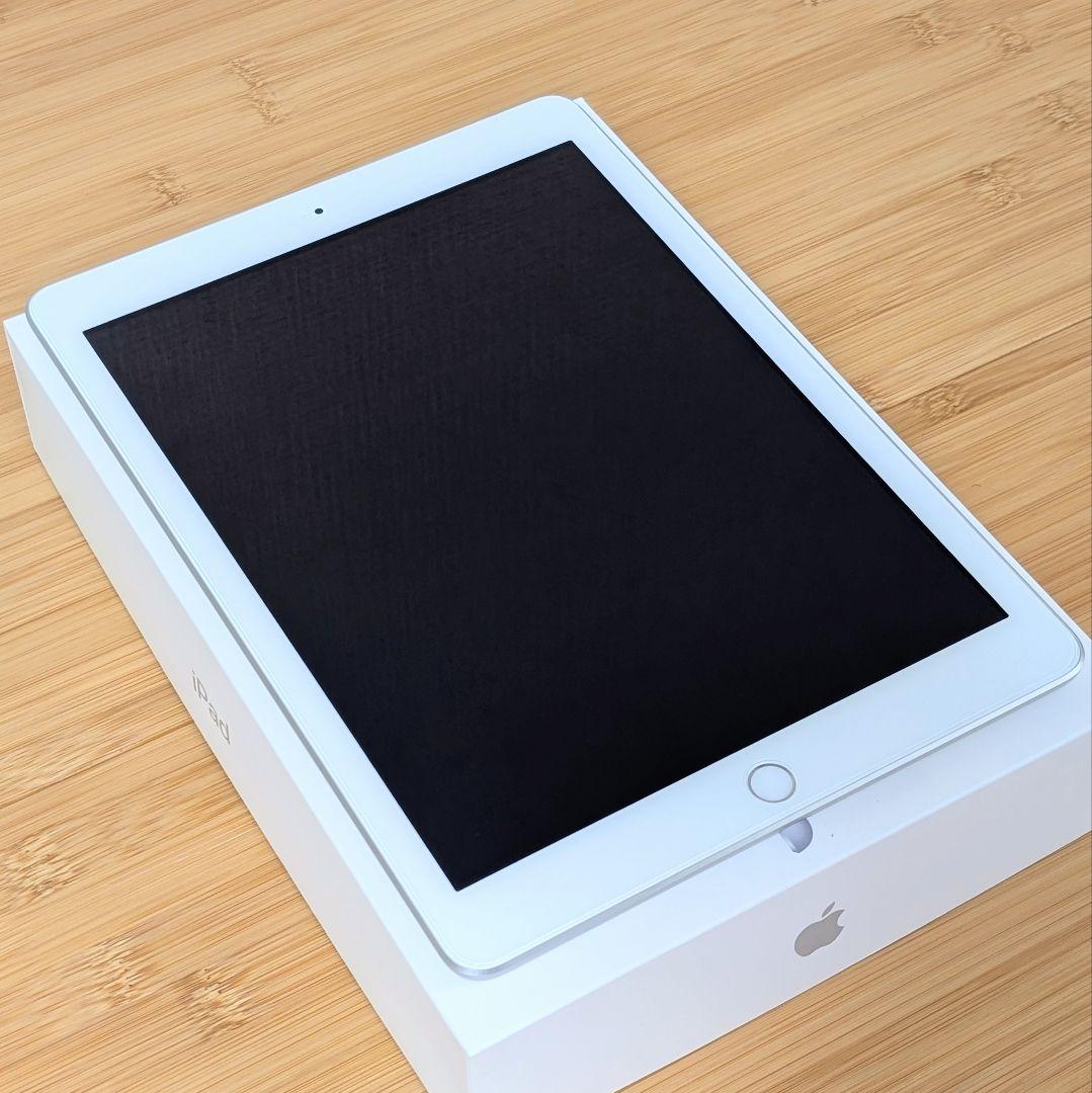 【最大容量100%】 iPad（第6世代）Wi-Fiモデル 32GB カバー付