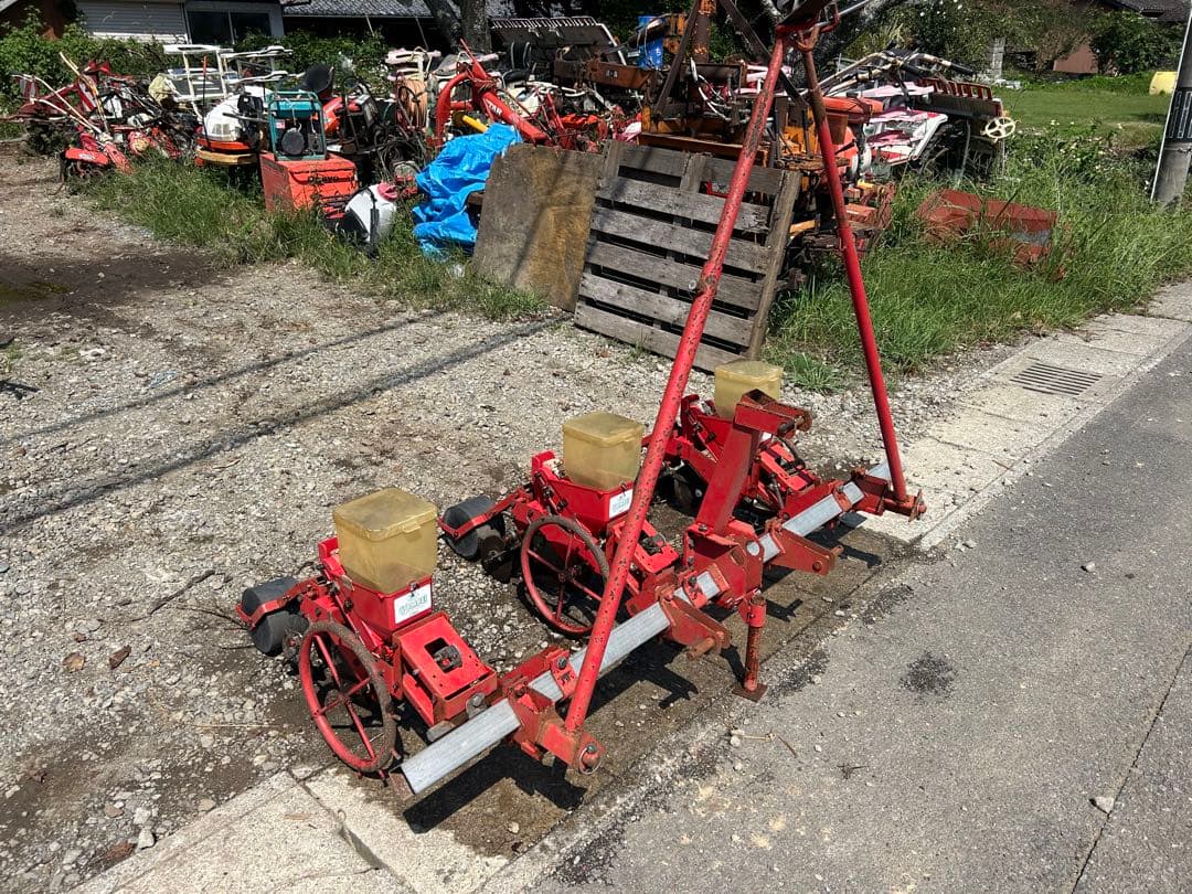 宮崎　向井工業 ごんべえ　トラクター　種まき機　ベルト繰上式　3条 TS-570