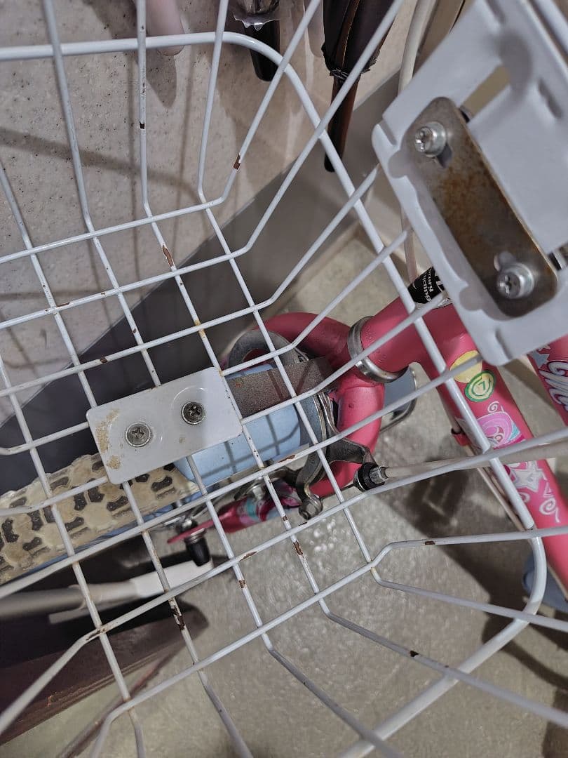 18インチ？ピンクの幼児用自転車 前カゴ付き