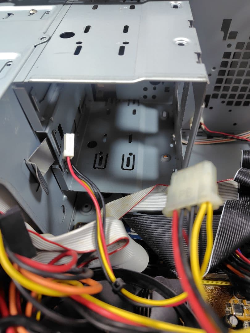 ジャンク/デスクトップPC キーボード・マウス付き　ハードディスク無し