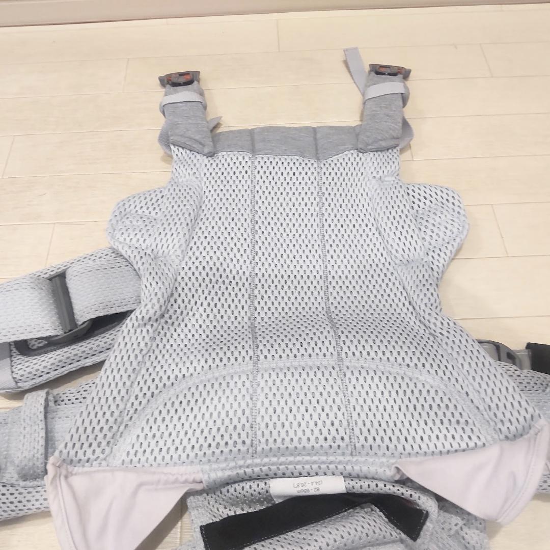 ★22年製★ ベビービョルン 抱っこ紐 HARMONY ハーモニー シルバー