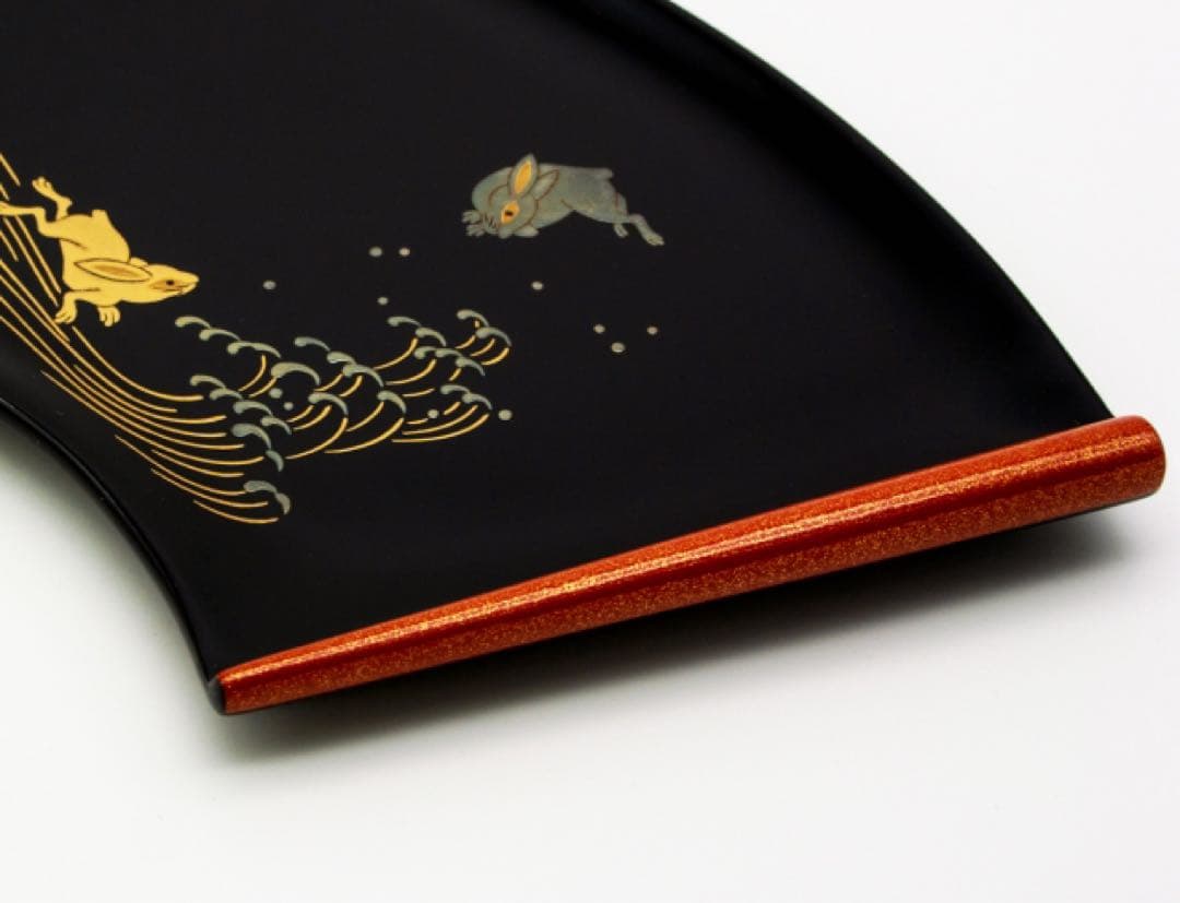 《復興支援》輪島塗　扇型銘々皿（波兎図蒔絵）