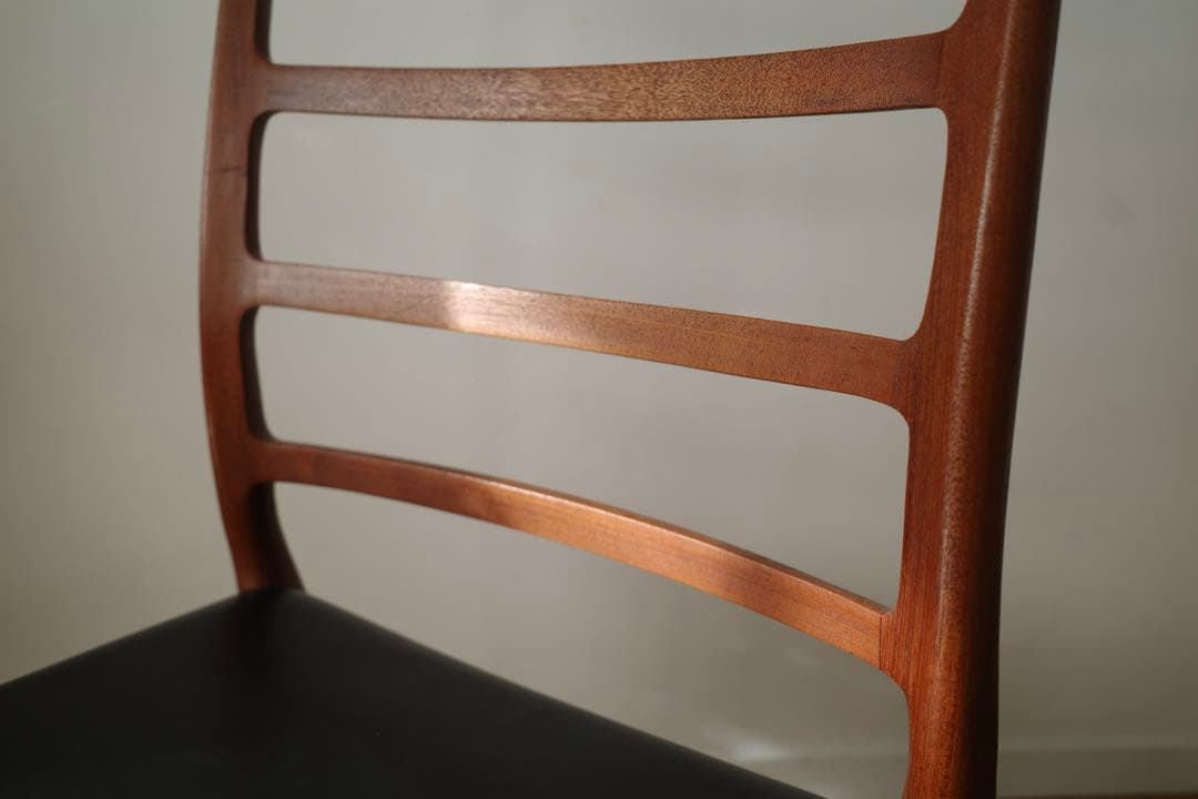 美品【ヴィンテージ モラー82】チーク 座面新品 / yチェア