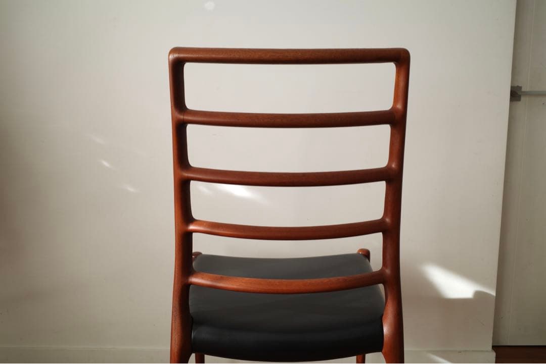 美品【ヴィンテージ モラー82】チーク 座面新品 / yチェア