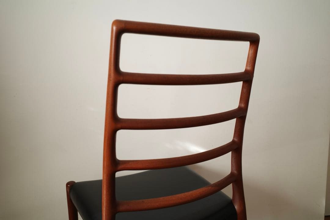 美品【ヴィンテージ モラー82】チーク 座面新品 / yチェア