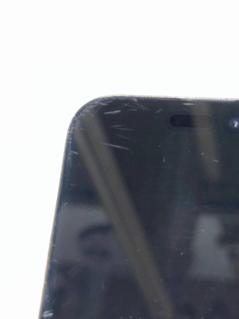 かかiPhone 15 Pro 本体 ブラックチタニウム