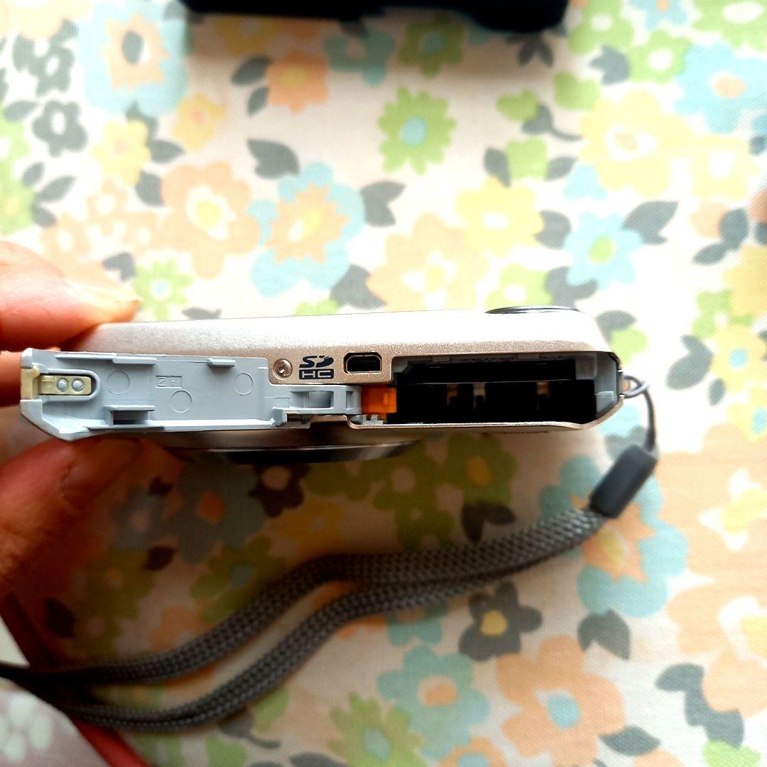 デジカメ 富士フィルム 14メガピクセル