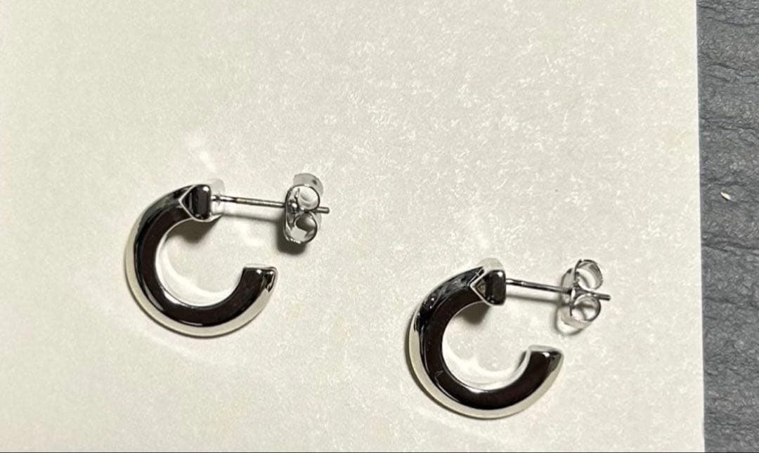 ØMI 着用 ピアス T フープピアス