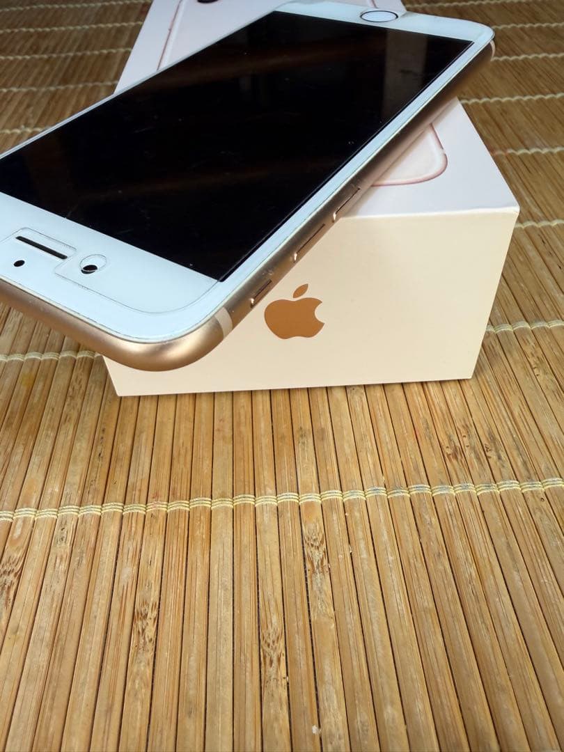 iPhone8 64GB ゴールド